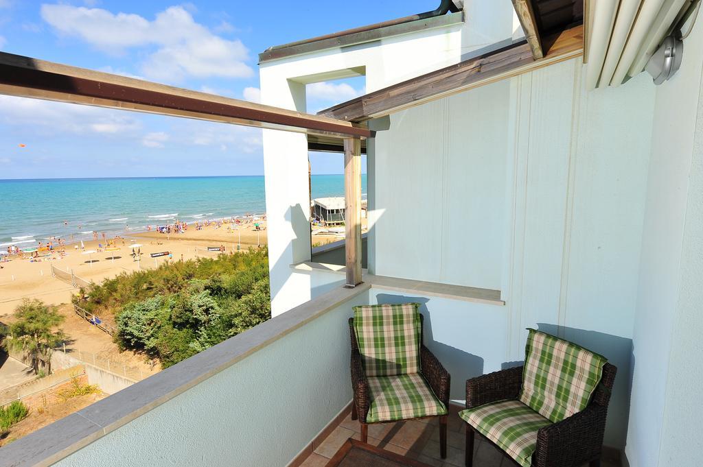 Hotel Aurora San Vincenzo Buitenkant foto