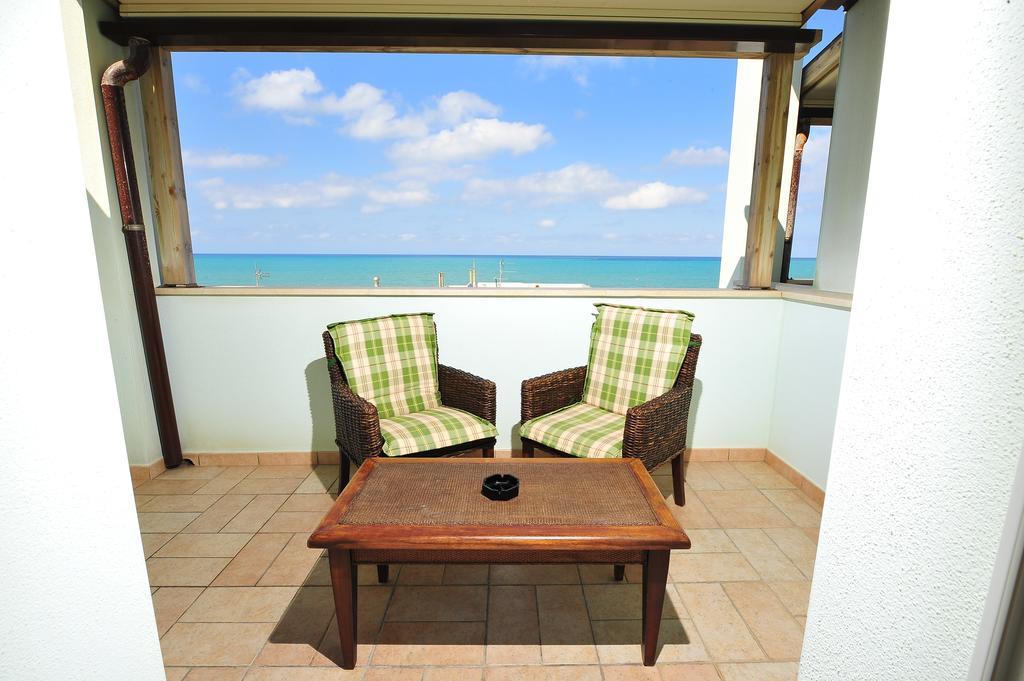 Hotel Aurora San Vincenzo Buitenkant foto