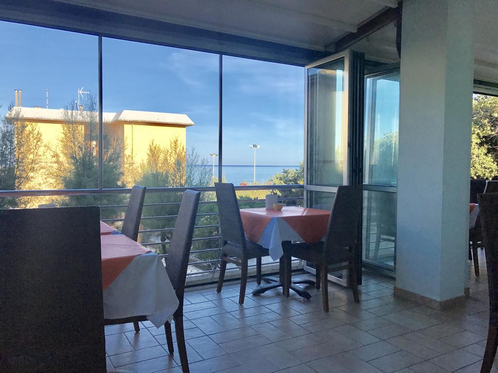 Hotel Aurora San Vincenzo Buitenkant foto