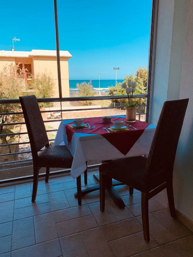 Hotel Aurora San Vincenzo Buitenkant foto